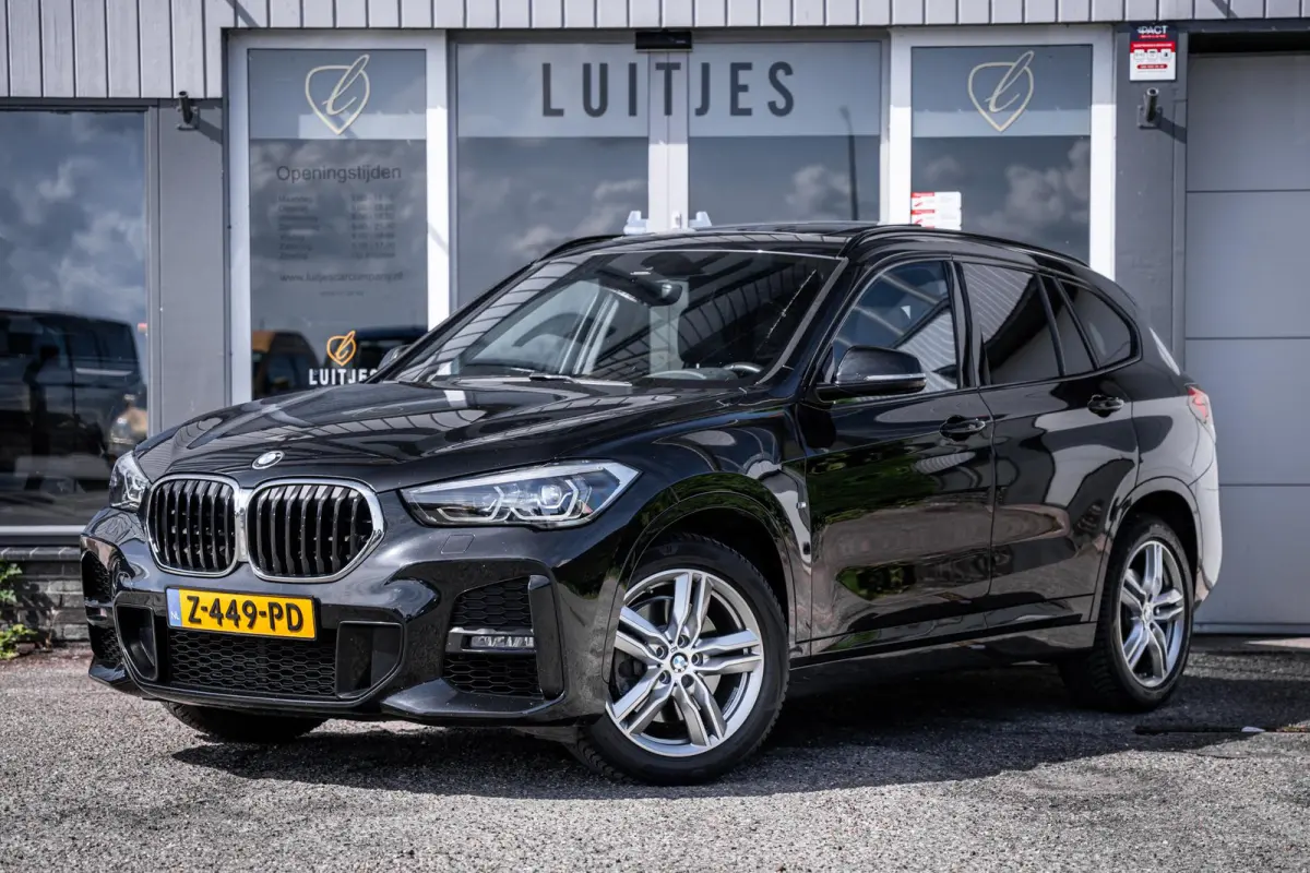 xDrive20i 192pk M-Sport Pano-dak|Camera|Elek-A.klep|Sportstoelen|Sfeerverlichting