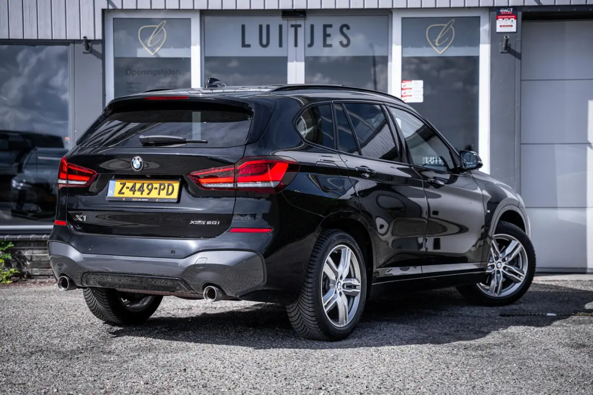 xDrive20i 192pk M-Sport Pano-dak|Camera|Elek-A.klep|Sportstoelen|Sfeerverlichting