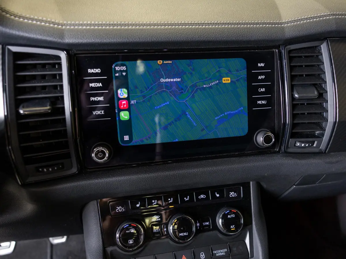 1.5 TSI Sportline Business / 150pk / Trekhaak / Panorama dak / Achteruitrij camera /
