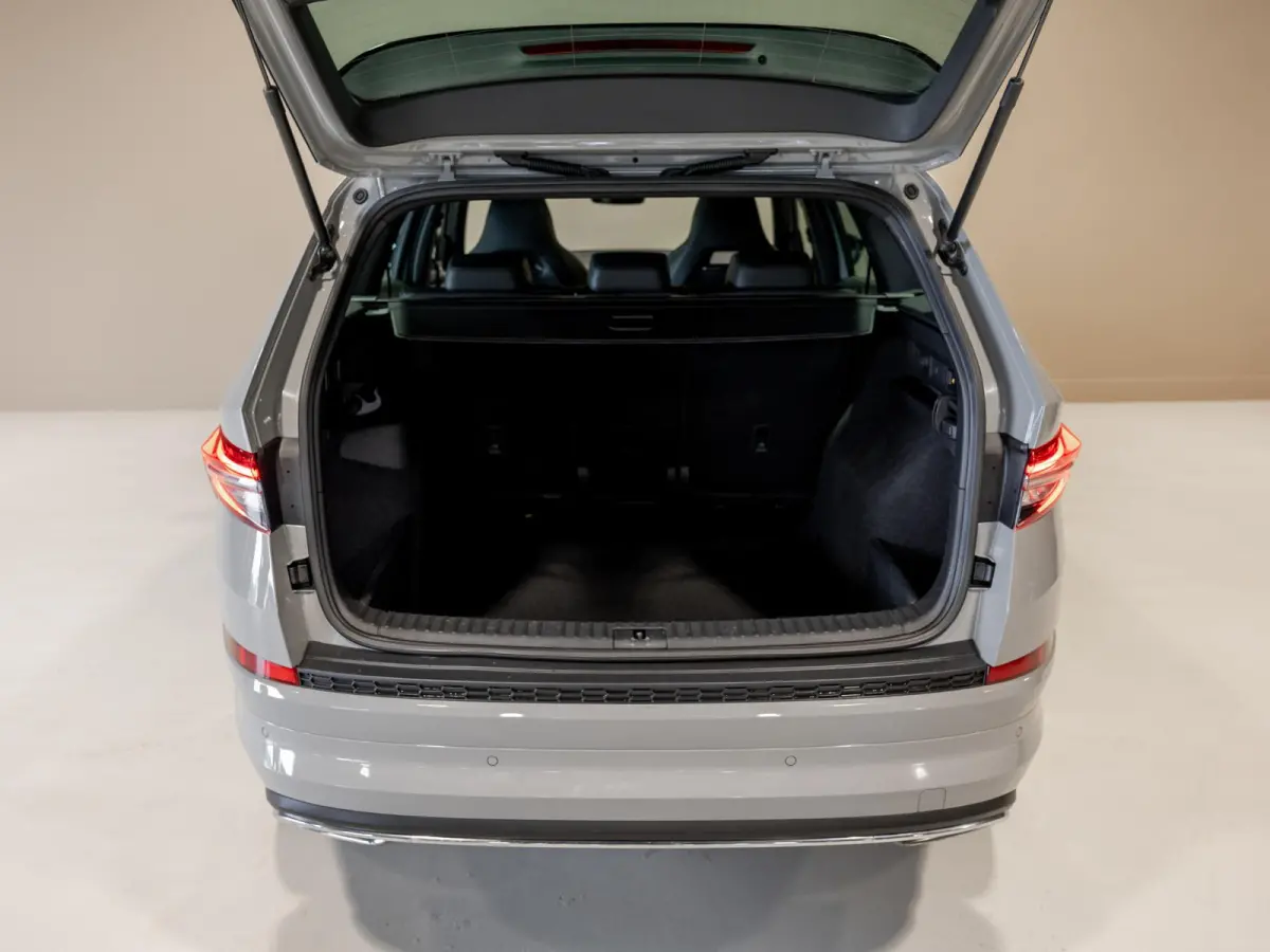 1.5 TSI Sportline Business / 150pk / Trekhaak / Panorama dak / Achteruitrij camera /