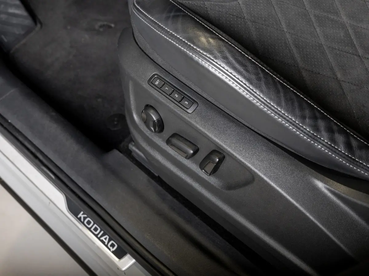 1.5 TSI Sportline Business / 150pk / Trekhaak / Panorama dak / Achteruitrij camera /