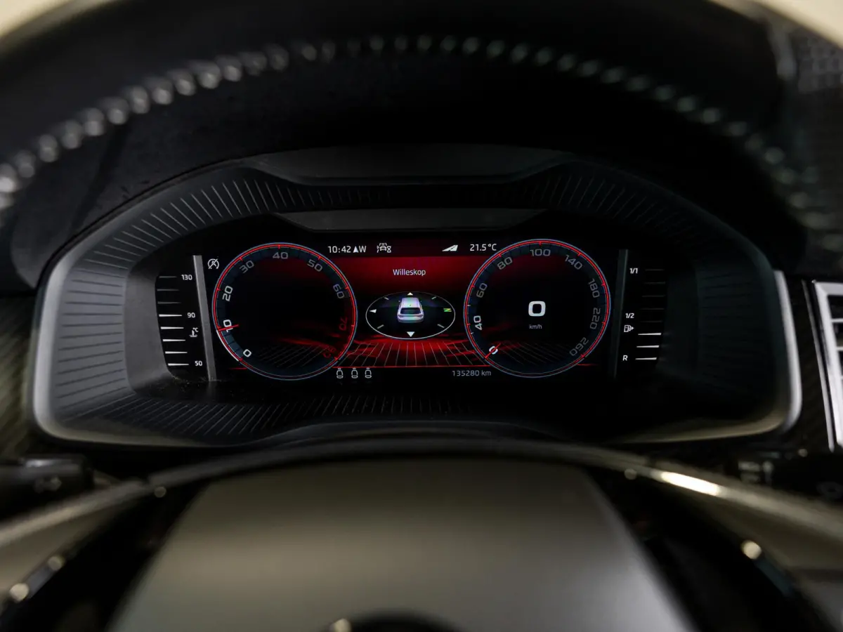 1.5 TSI Sportline Business / 150pk / Trekhaak / Panorama dak / Achteruitrij camera /
