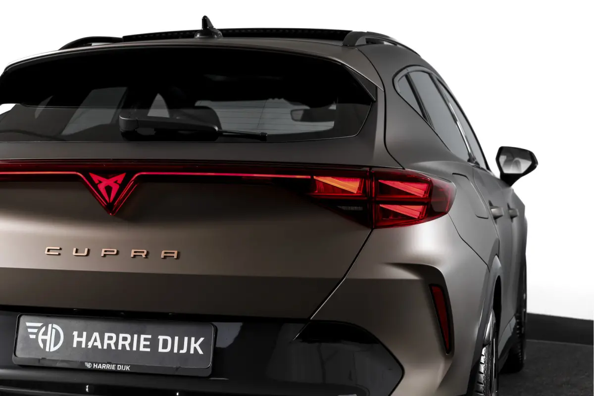 1.5 TSI e-Hybrid 272 PK VZ Extreme | Bronze Matt | S/K-Panodak | Sennheiser | Elek. stoelen | Matrix LED | Adapt. Cruise | Stoel-+stuurverw. | Camera | NAV+App. Connect | Elek. Klep | LM 19"
