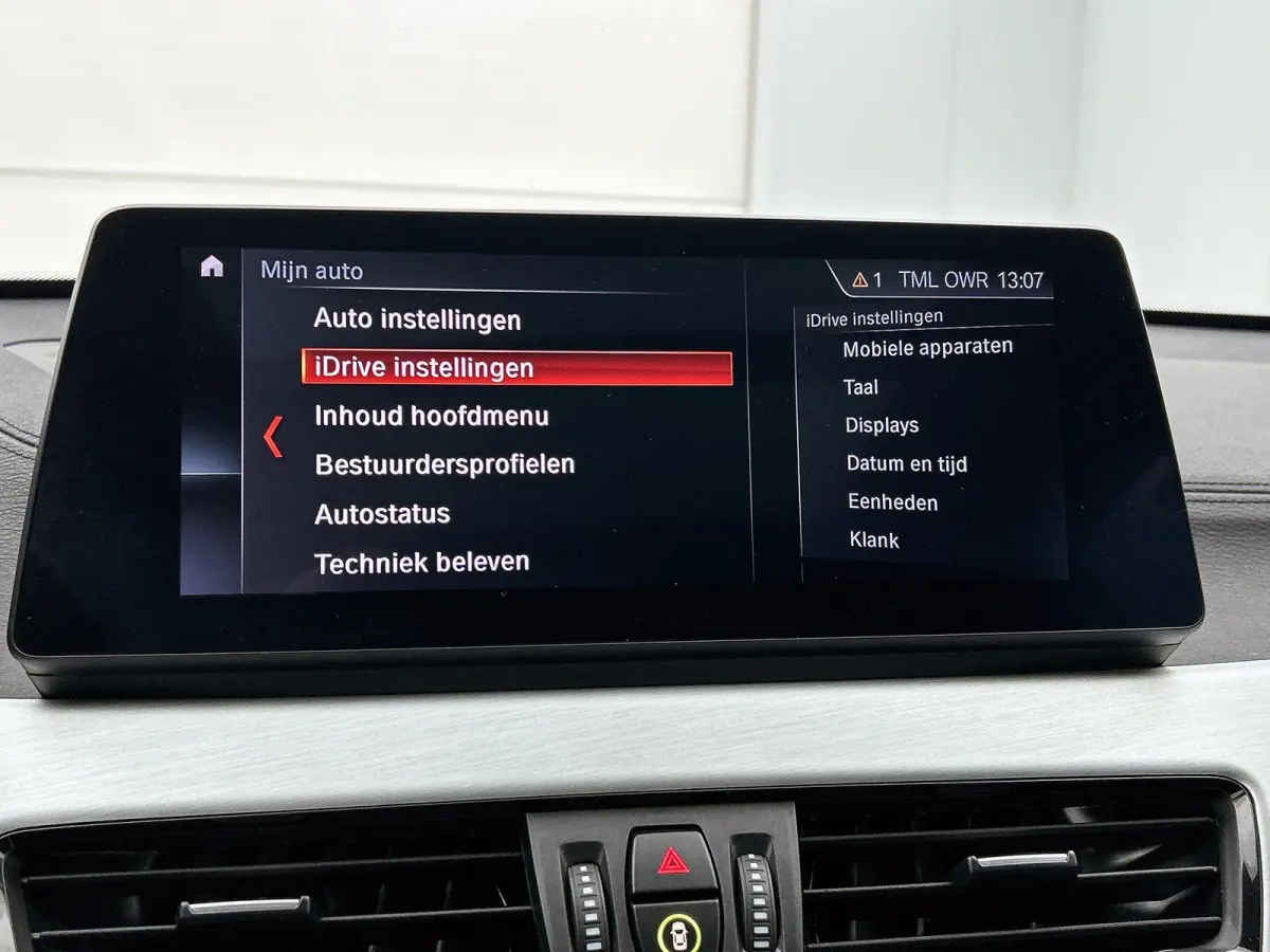 sDrive18i Executive Edition | M-SPORT | PANORAMADAK | STOELVERWARMING | ELEKTRISCHE KOFFERKLEP | HEAD UP | CRUISE CONTROL | CLIMATE CONTROL |