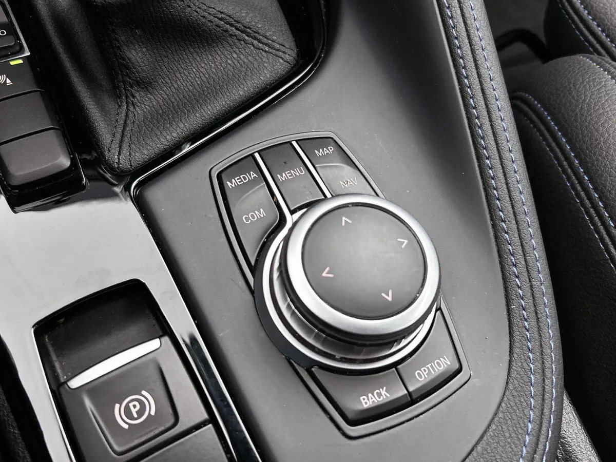 sDrive18i Executive Edition | M-SPORT | PANORAMADAK | STOELVERWARMING | ELEKTRISCHE KOFFERKLEP | HEAD UP | CRUISE CONTROL | CLIMATE CONTROL |