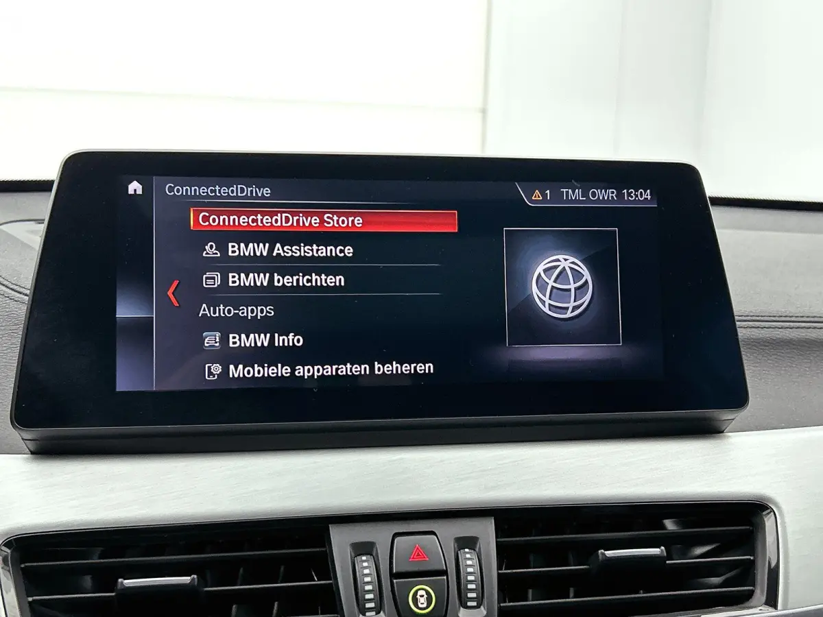 sDrive18i Executive Edition | M-SPORT | PANORAMADAK | STOELVERWARMING | ELEKTRISCHE KOFFERKLEP | HEAD UP | CRUISE CONTROL | CLIMATE CONTROL |
