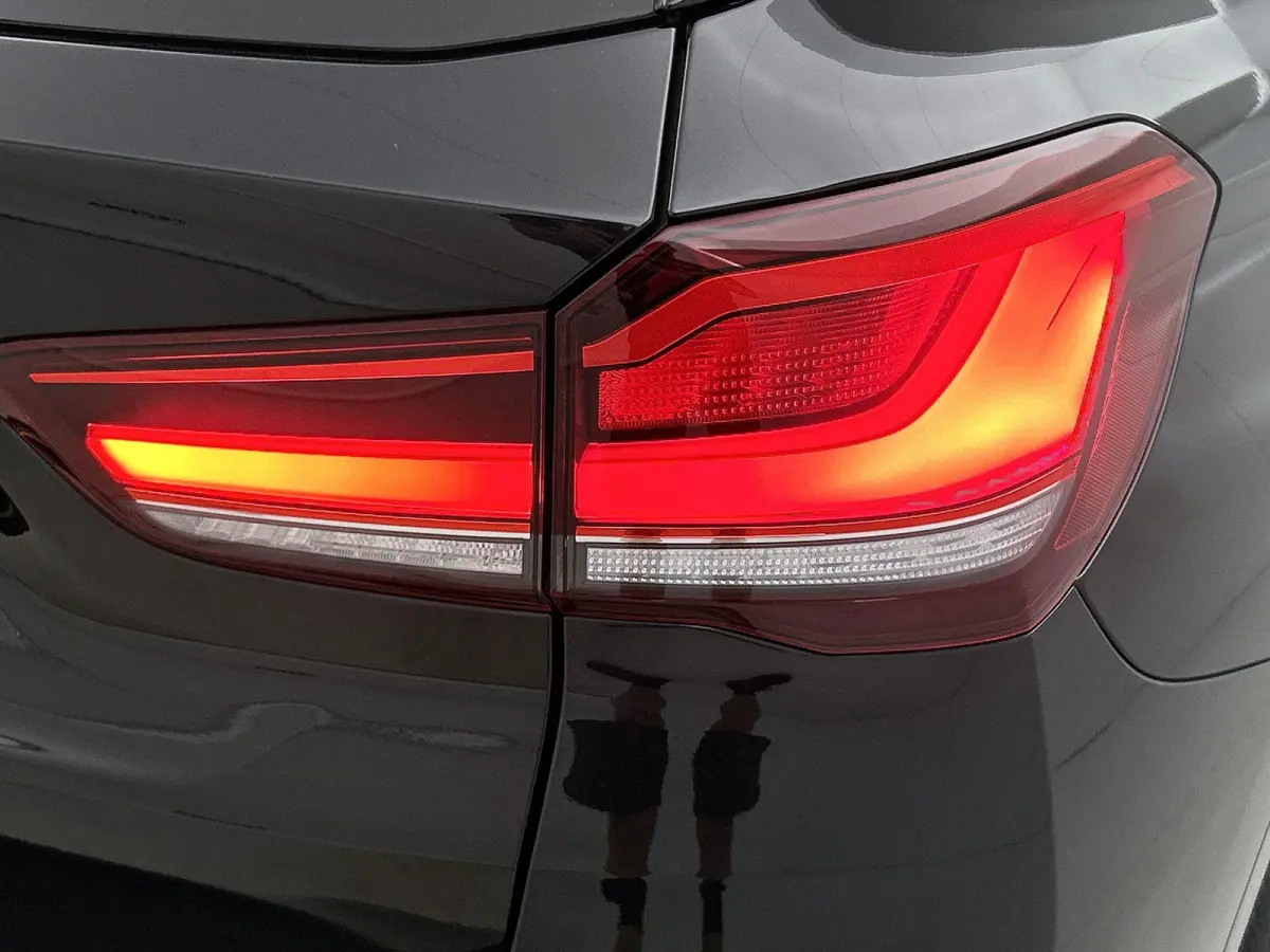 sDrive18i Executive Edition | M-SPORT | PANORAMADAK | STOELVERWARMING | ELEKTRISCHE KOFFERKLEP | HEAD UP | CRUISE CONTROL | CLIMATE CONTROL |