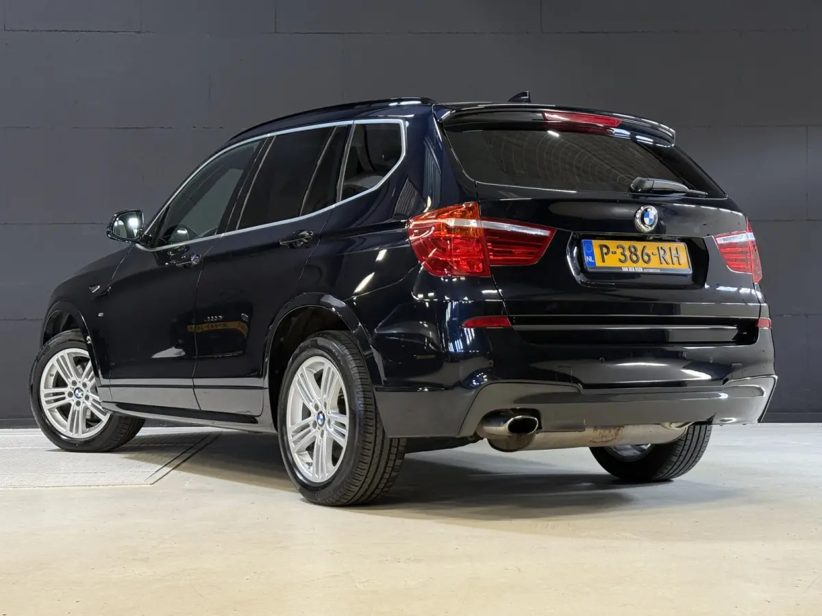 xDrive20i Centennial High Executive | M-Sport | Panoramadak | Camera