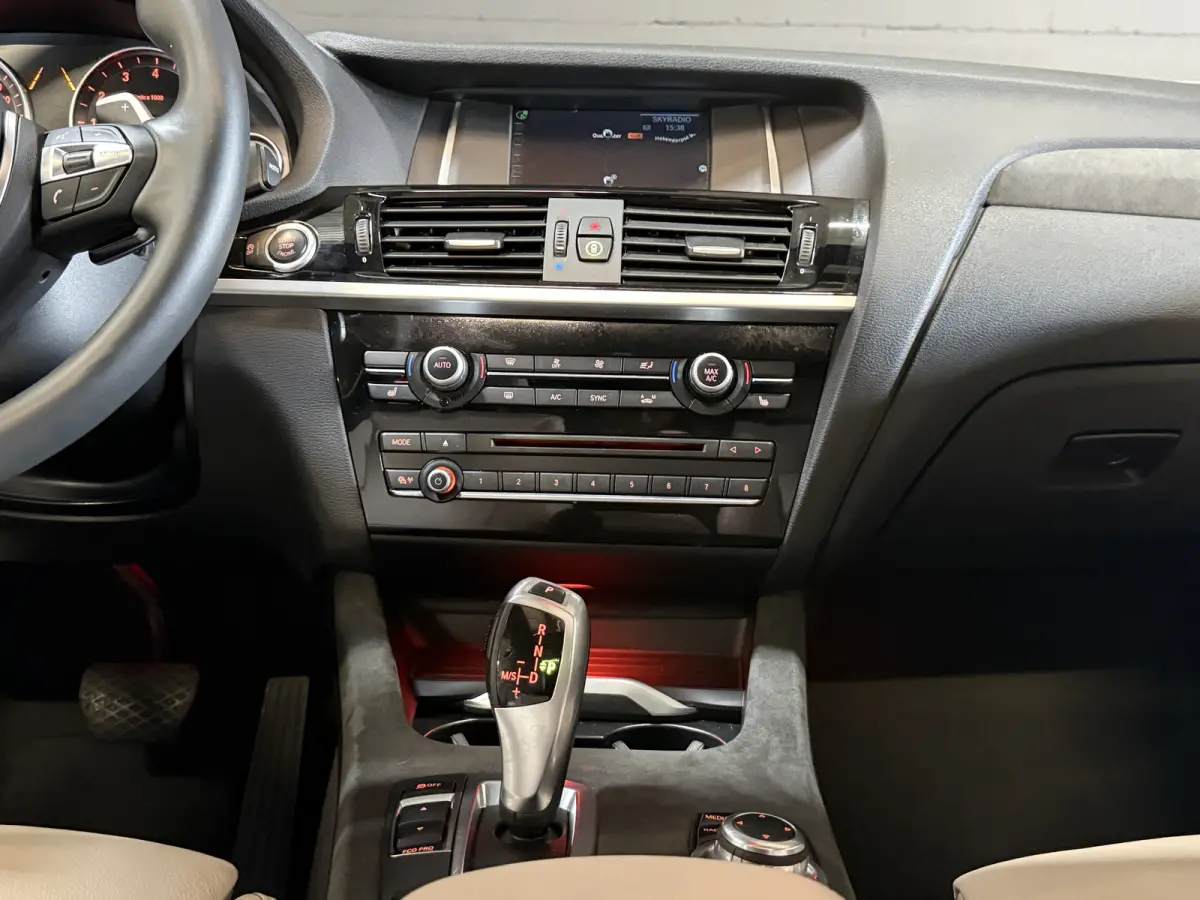 xDrive20i Centennial High Executive | M-Sport | Panoramadak | Camera