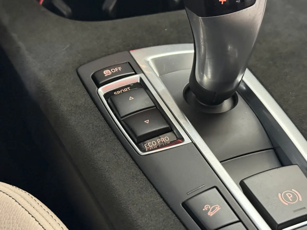 xDrive20i Centennial High Executive | M-Sport | Panoramadak | Camera