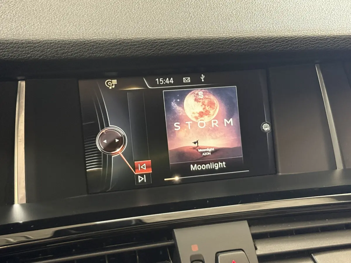 xDrive20i Centennial High Executive | M-Sport | Panoramadak | Camera