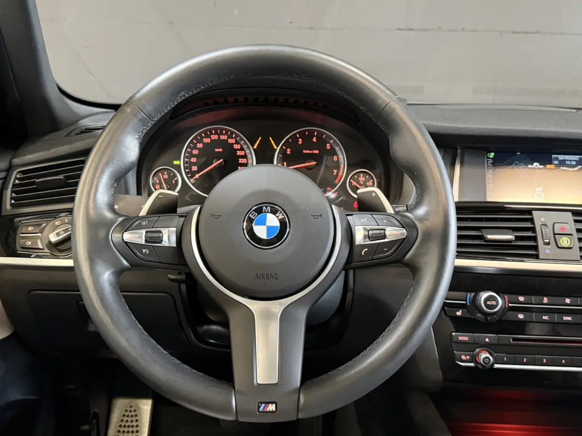 xDrive20i Centennial High Executive | M-Sport | Panoramadak | Camera