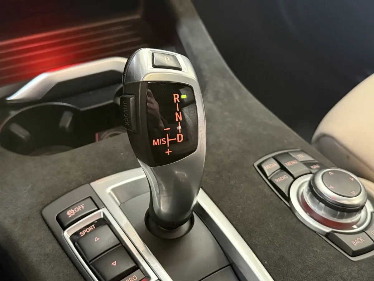 xDrive20i Centennial High Executive | M-Sport | Panoramadak | Camera