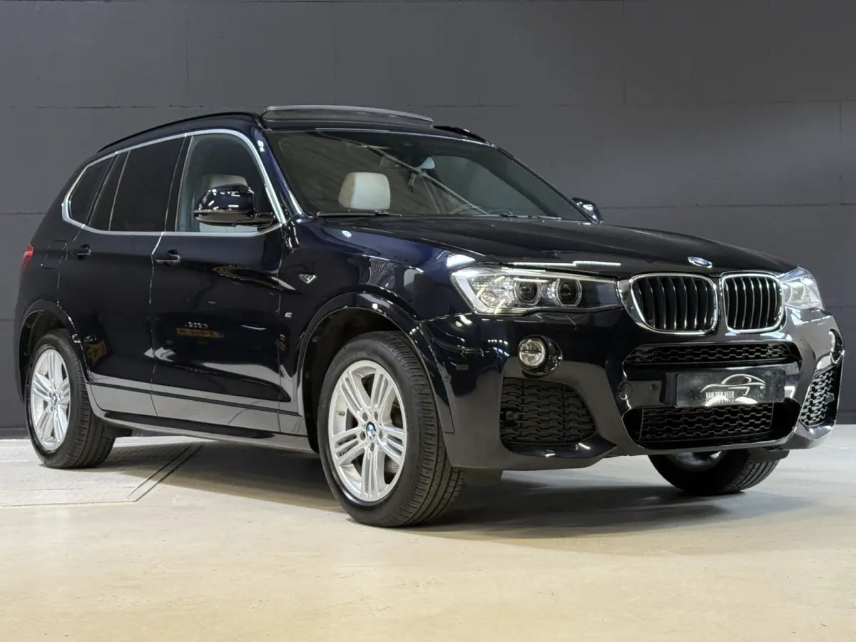 xDrive20i Centennial High Executive | M-Sport | Panoramadak | Camera