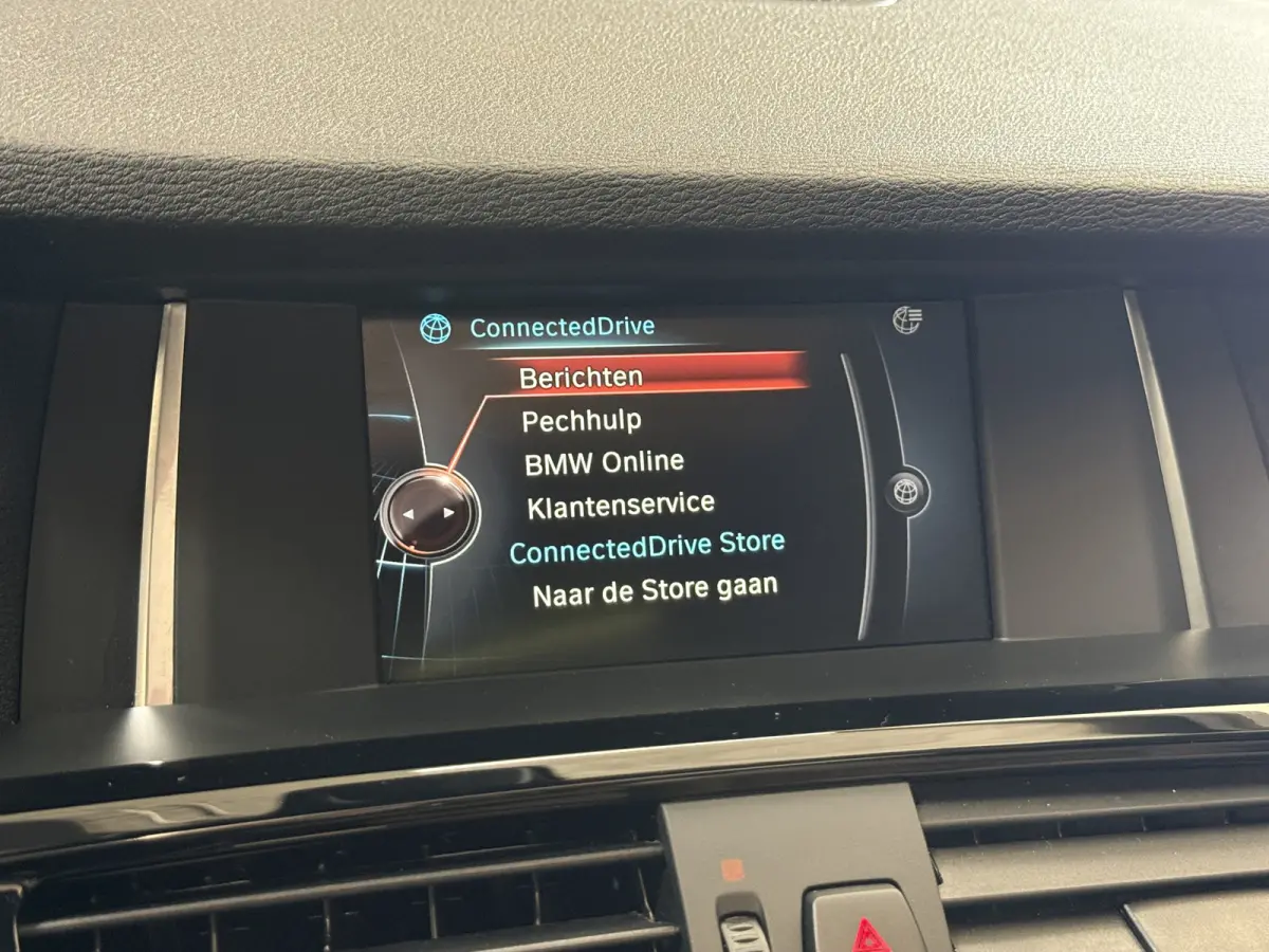 xDrive20i Centennial High Executive | M-Sport | Panoramadak | Camera