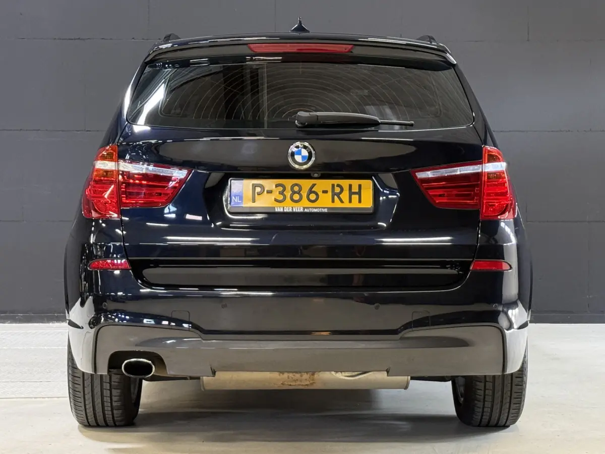 xDrive20i Centennial High Executive | M-Sport | Panoramadak | Camera