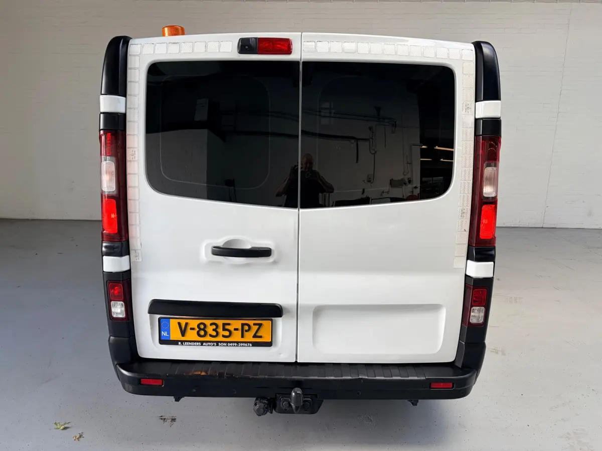Servicewagen 1.6 dCi euro6 T27 L1H1 Comfort Bott inrichting Victron v230 Standkachel Trekhaak RIJKLAARPRIJS!
