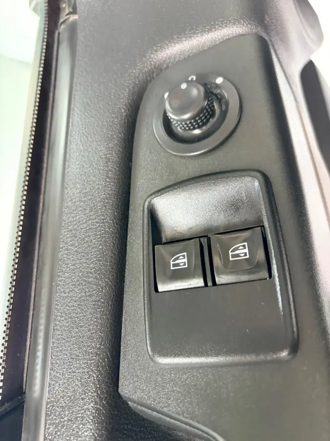 Servicewagen 1.6 dCi euro6 T27 L1H1 Comfort Bott inrichting Victron v230 Standkachel Trekhaak RIJKLAARPRIJS!
