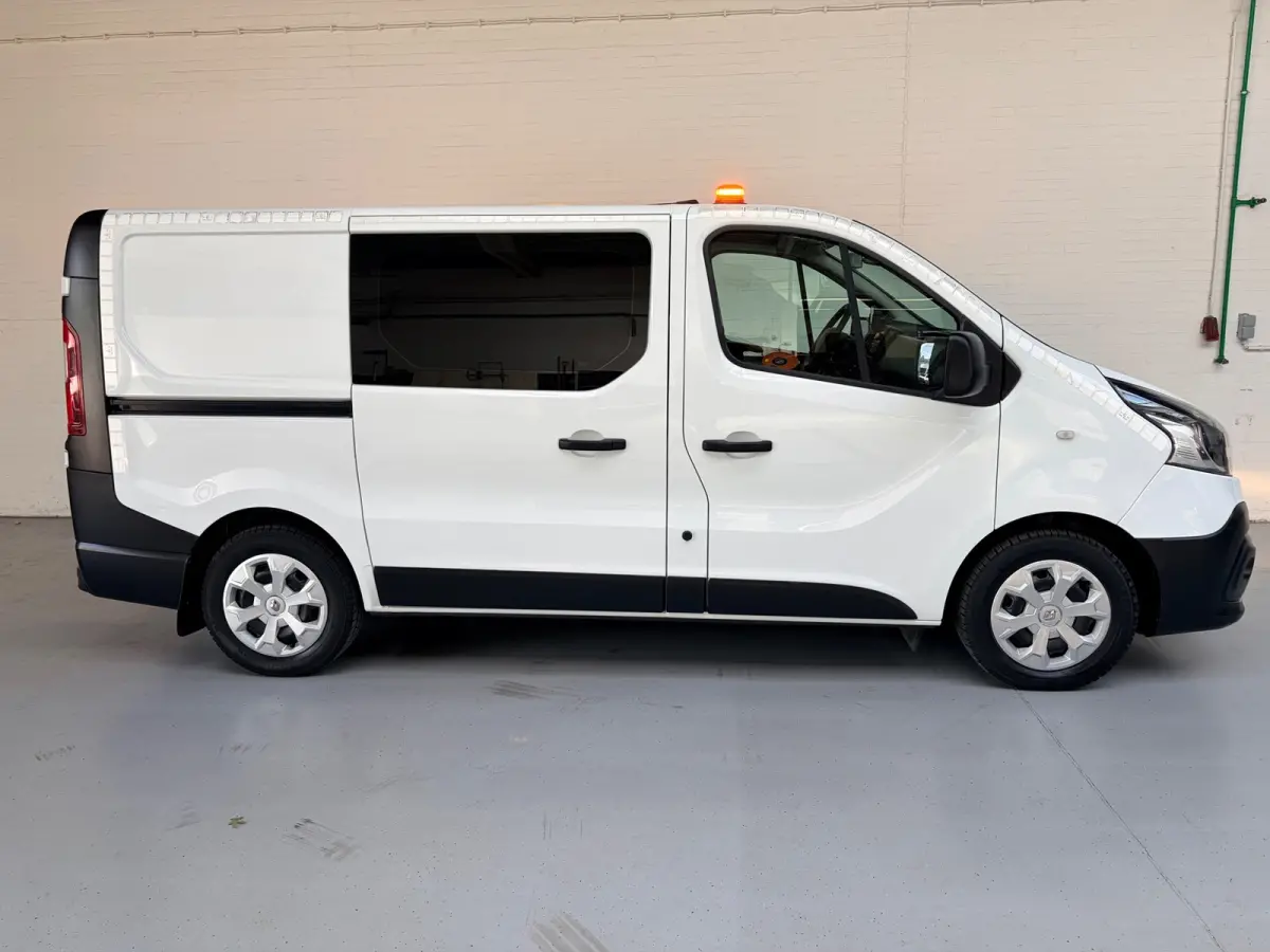 Servicewagen 1.6 dCi euro6 T27 L1H1 Comfort Bott inrichting Victron v230 Standkachel Trekhaak RIJKLAARPRIJS!