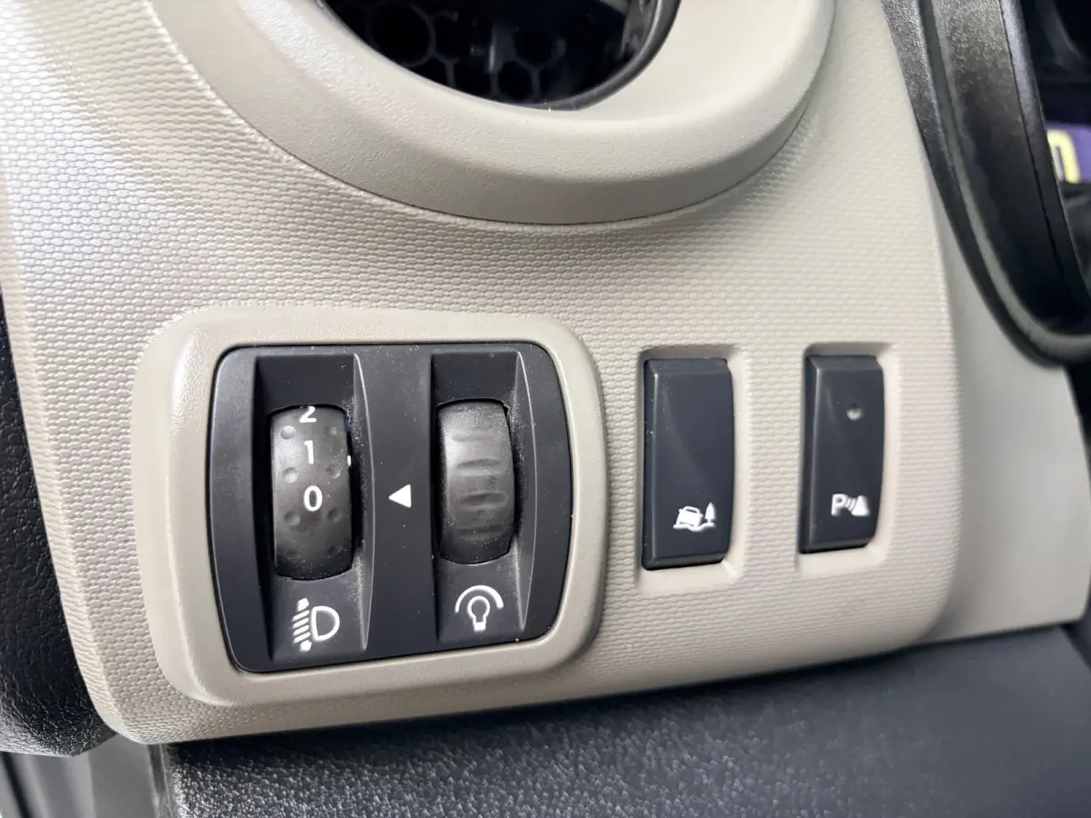 Servicewagen 1.6 dCi euro6 T27 L1H1 Comfort Bott inrichting Victron v230 Standkachel Trekhaak RIJKLAARPRIJS!