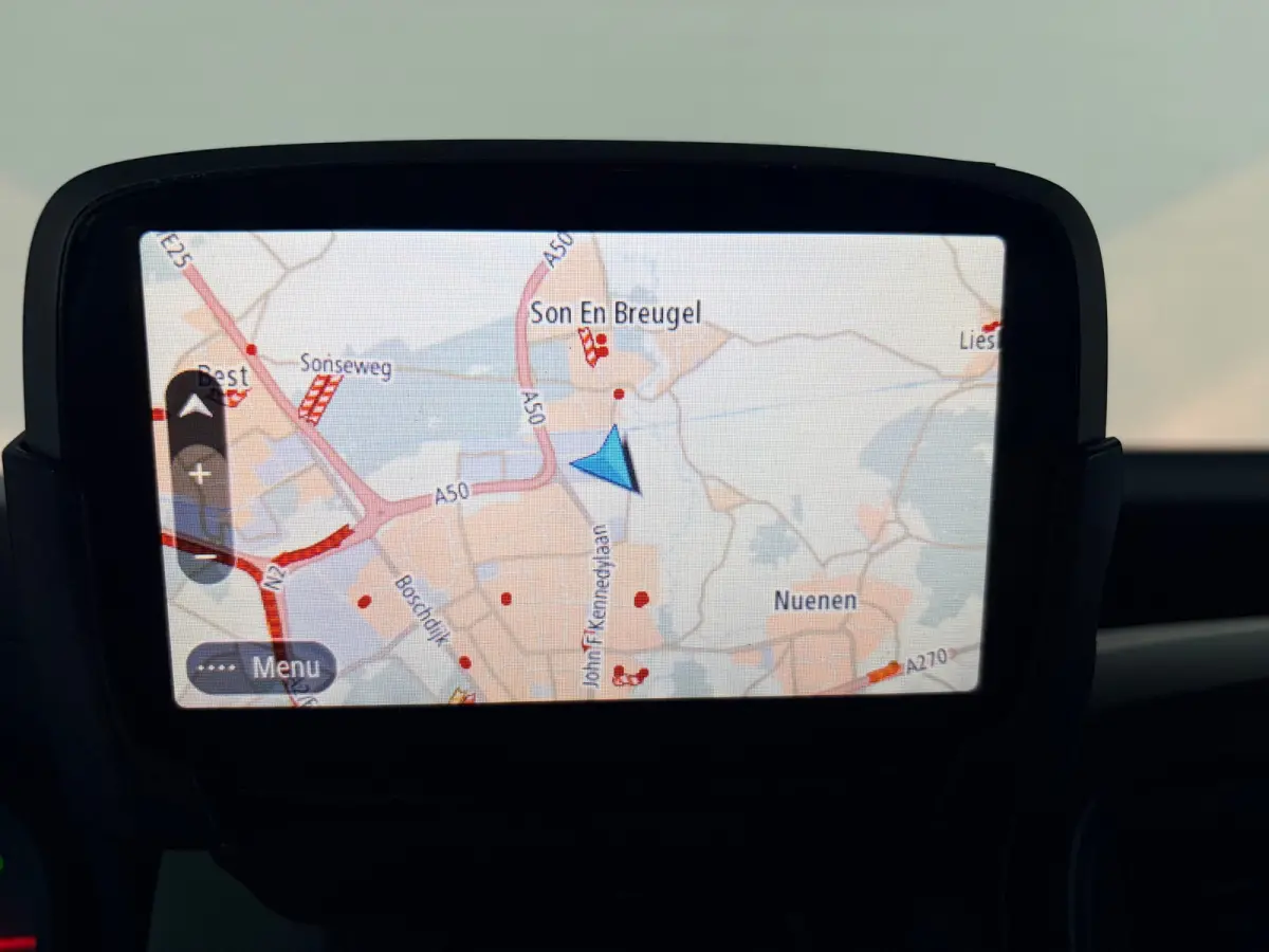 Servicewagen 1.6 dCi euro6 T27 L1H1 Comfort Bott inrichting Victron v230 Standkachel Trekhaak RIJKLAARPRIJS!