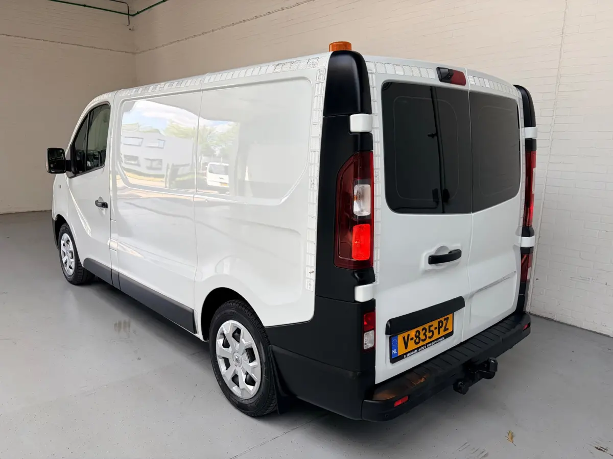 Servicewagen 1.6 dCi euro6 T27 L1H1 Comfort Bott inrichting Victron v230 Standkachel Trekhaak RIJKLAARPRIJS!
