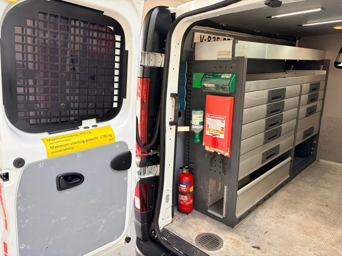Servicewagen 1.6 dCi euro6 T27 L1H1 Comfort Bott inrichting Victron v230 Standkachel Trekhaak RIJKLAARPRIJS!