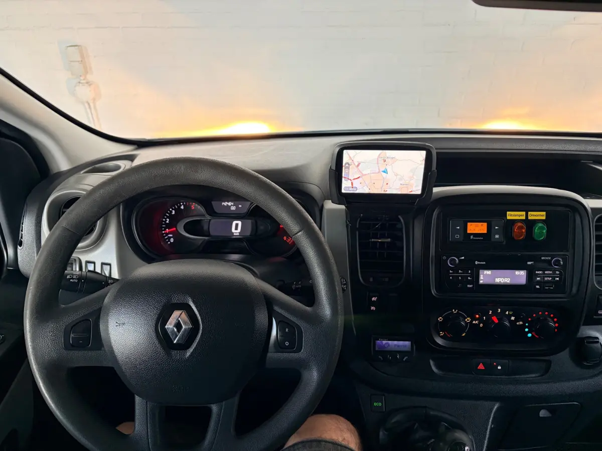 Servicewagen 1.6 dCi euro6 T27 L1H1 Comfort Bott inrichting Victron v230 Standkachel Trekhaak RIJKLAARPRIJS!