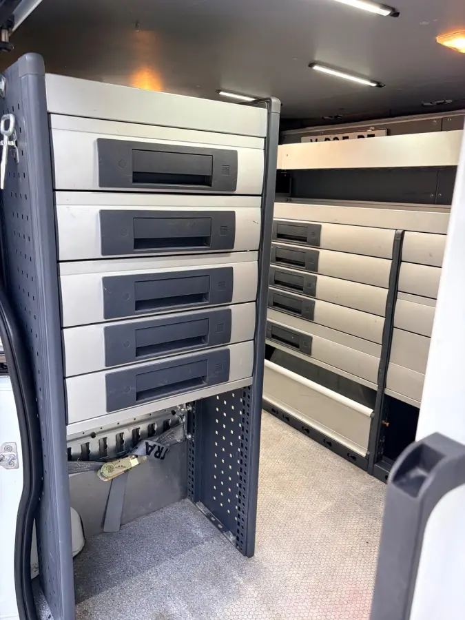 Servicewagen 1.6 dCi euro6 T27 L1H1 Comfort Bott inrichting Victron v230 Standkachel Trekhaak RIJKLAARPRIJS!