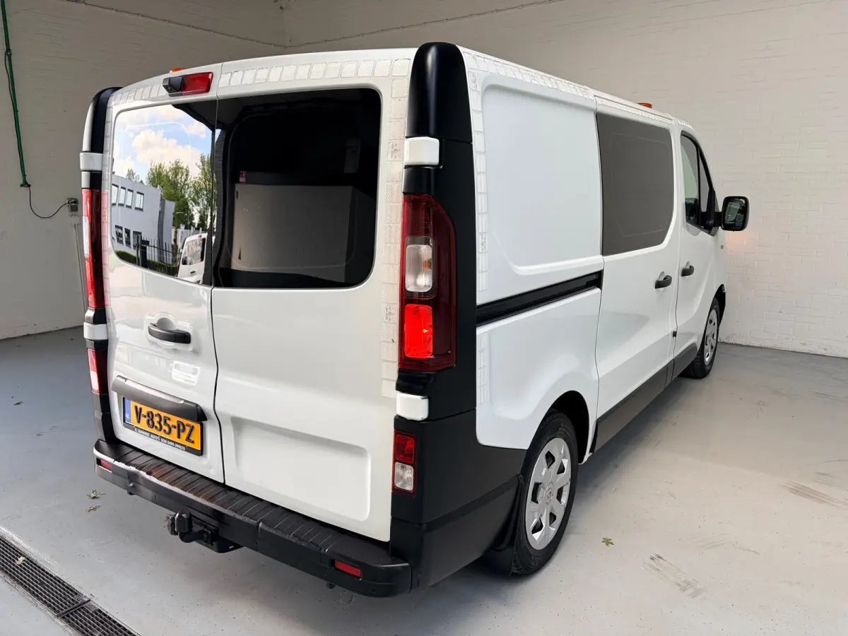 Servicewagen 1.6 dCi euro6 T27 L1H1 Comfort Bott inrichting Victron v230 Standkachel Trekhaak RIJKLAARPRIJS!
