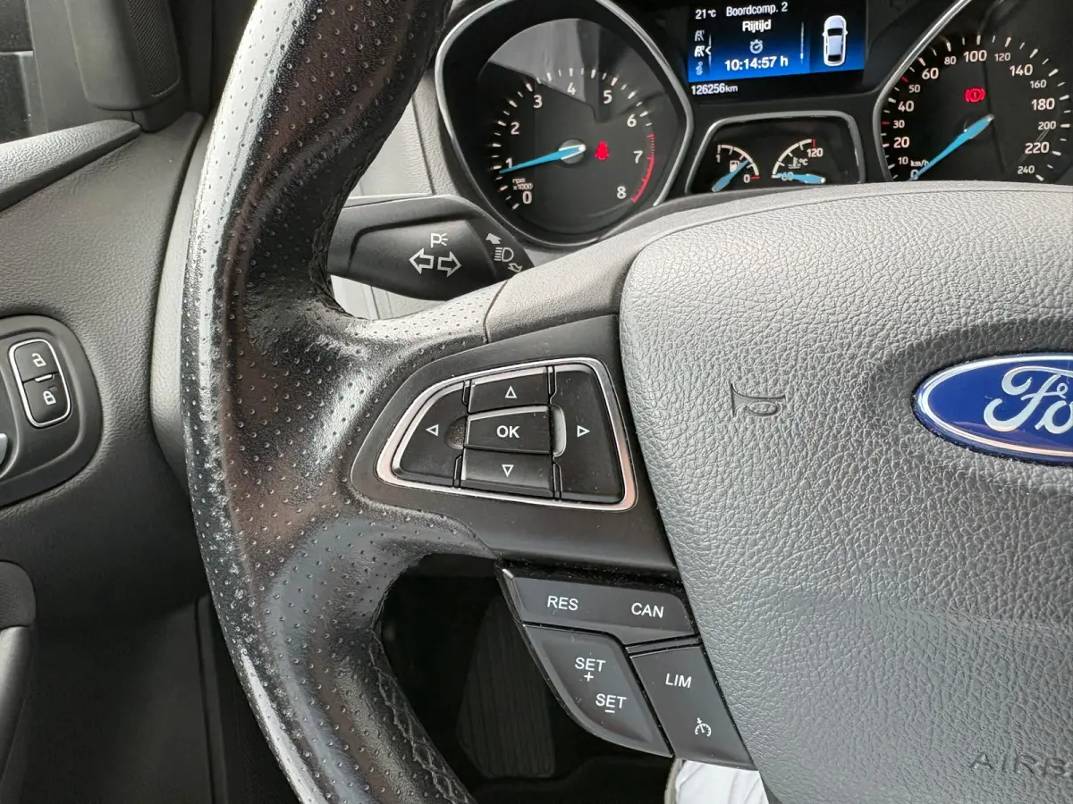 125PK EcoB. ST-Line Trekhaak/Camera/Carplay-android/Navigatie/Cruise-control
