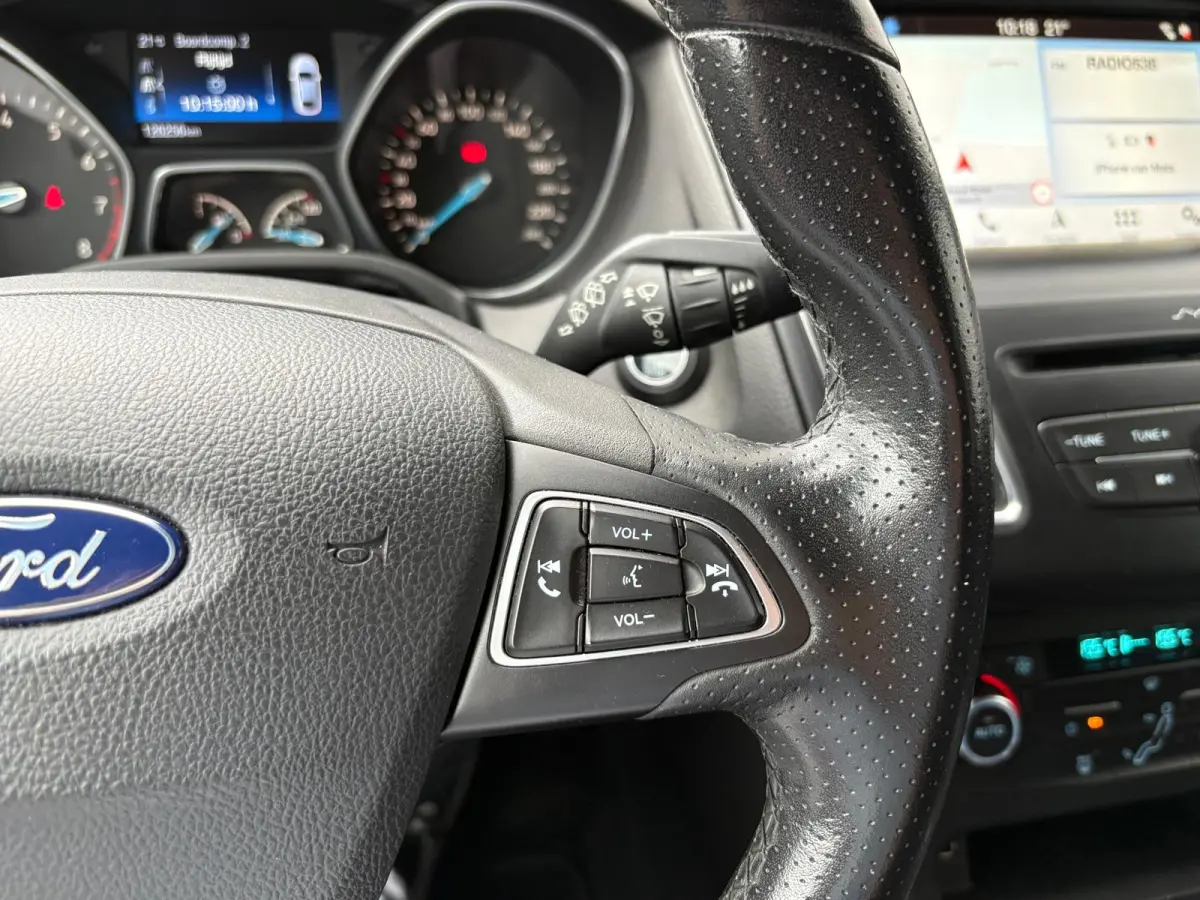 125PK EcoB. ST-Line Trekhaak/Camera/Carplay-android/Navigatie/Cruise-control