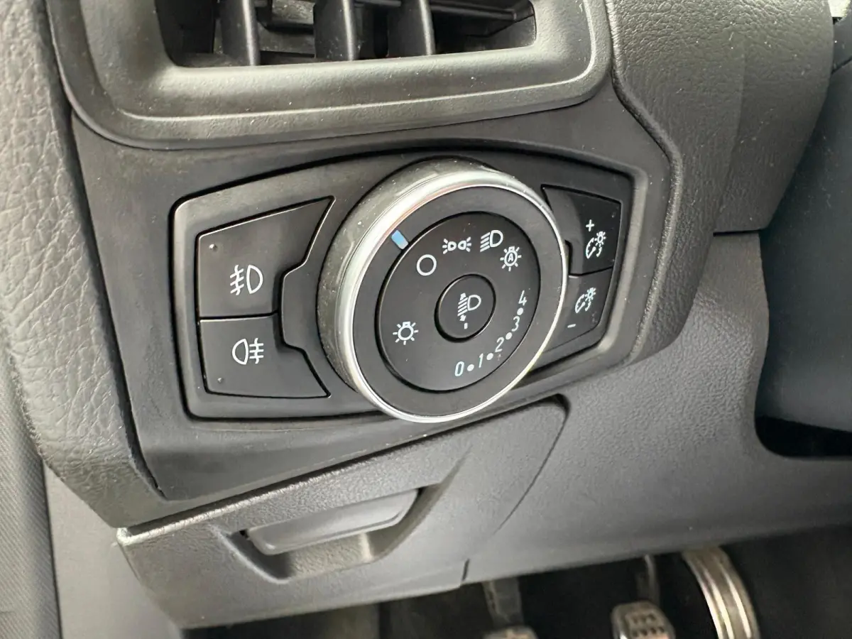 125PK EcoB. ST-Line Trekhaak/Camera/Carplay-android/Navigatie/Cruise-control