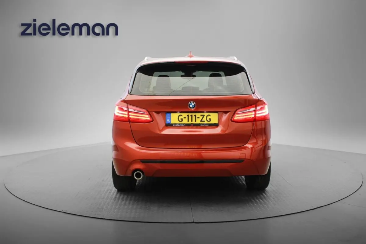218i Executive Edition - Carplay, Camera, Half Leer, Headup Display