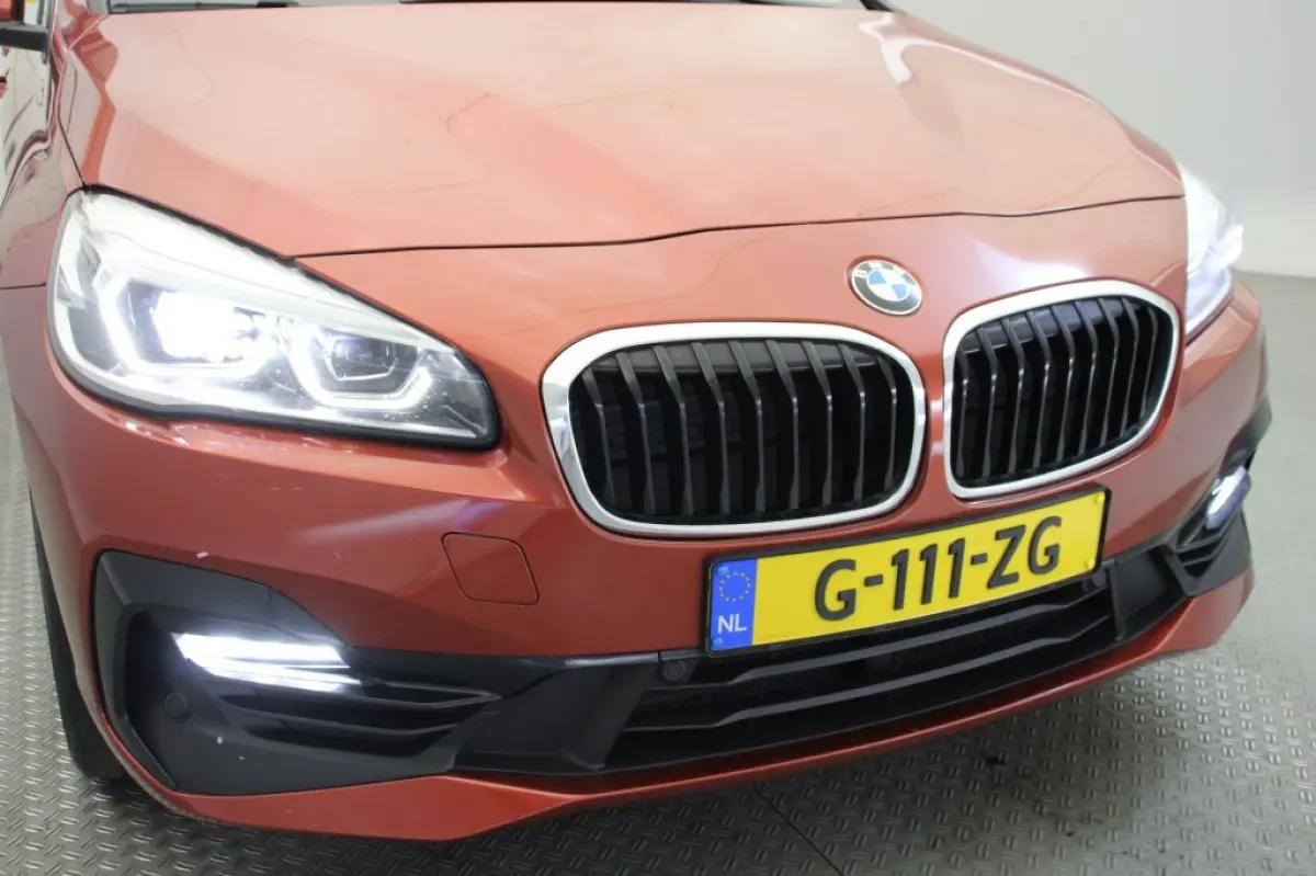 218i Executive Edition - Carplay, Camera, Half Leer, Headup Display