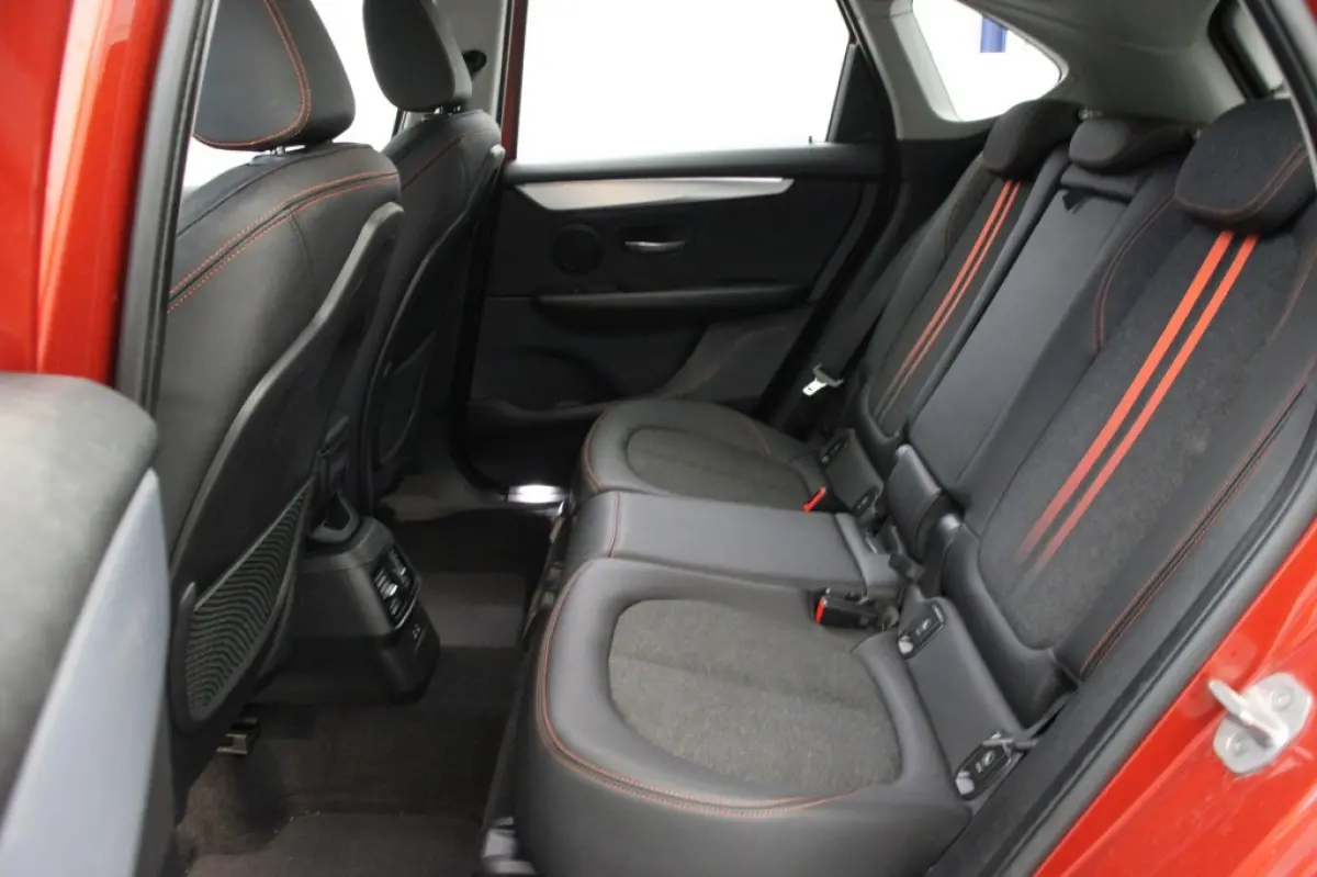 218i Executive Edition - Carplay, Camera, Half Leer, Headup Display