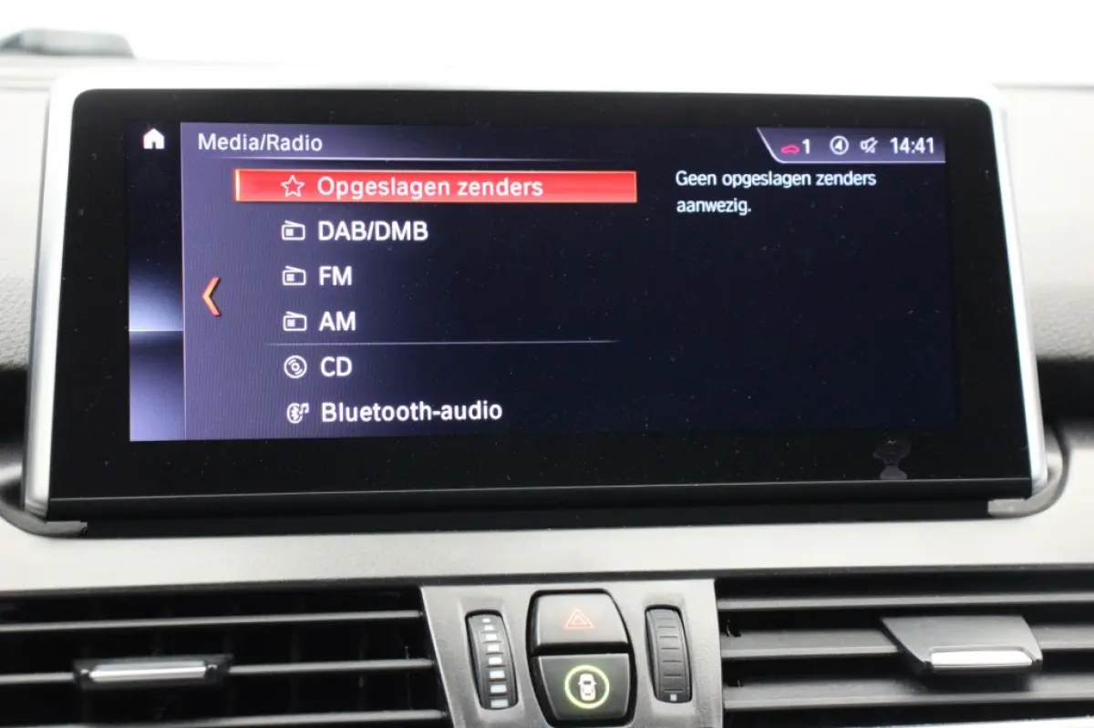 218i Executive Edition - Carplay, Camera, Half Leer, Headup Display