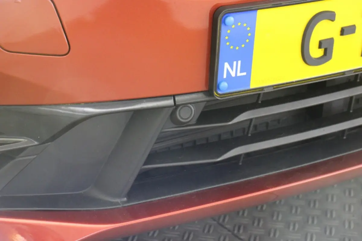 218i Executive Edition - Carplay, Camera, Half Leer, Headup Display