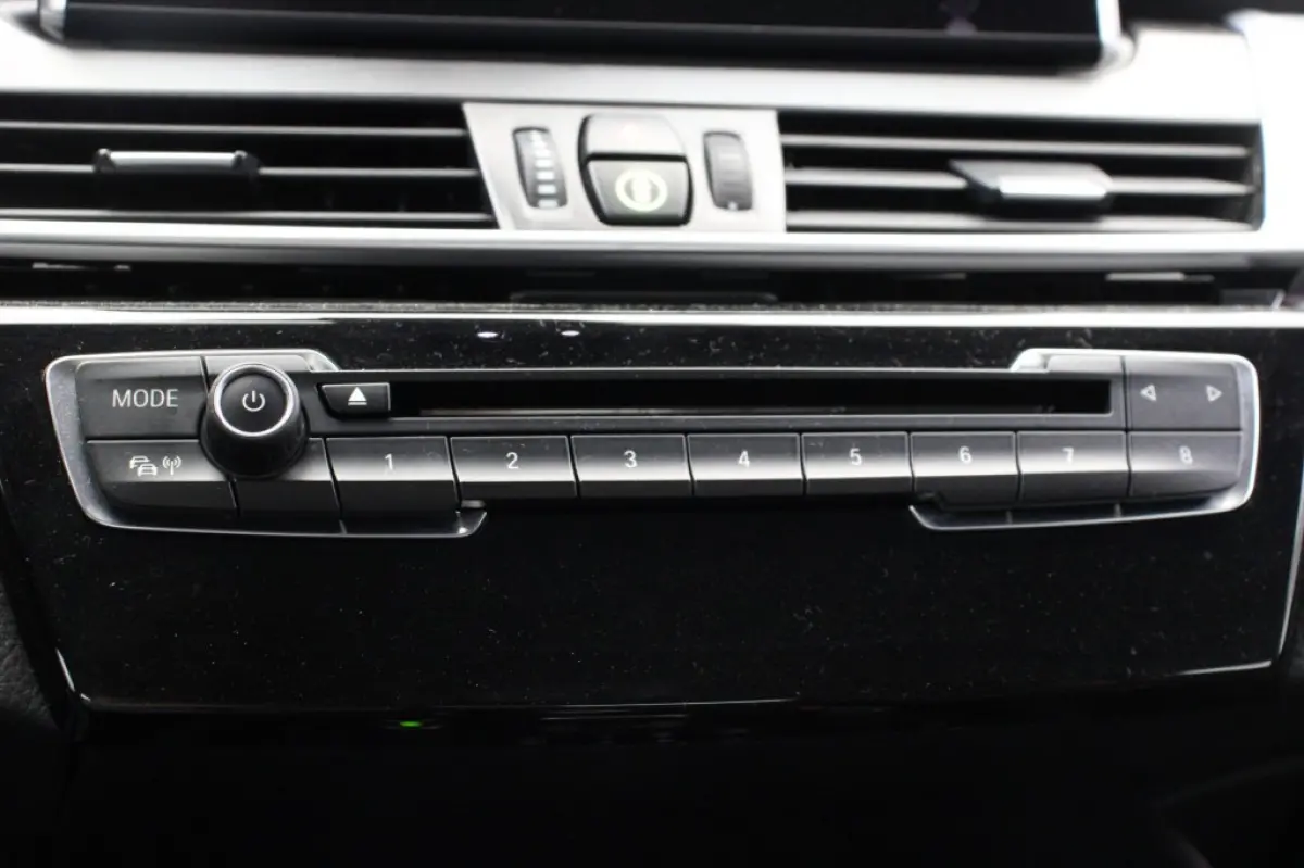 218i Executive Edition - Carplay, Camera, Half Leer, Headup Display