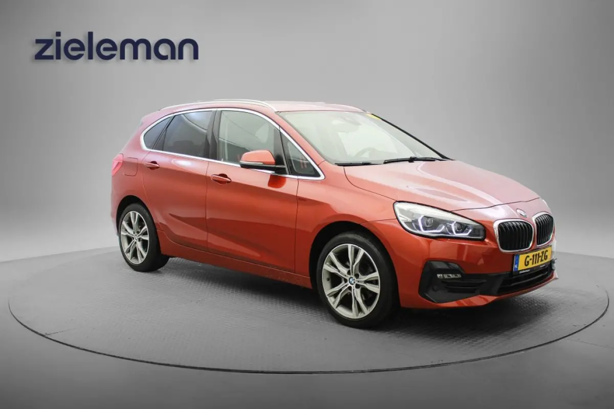 218i Executive Edition - Carplay, Camera, Half Leer, Headup Display