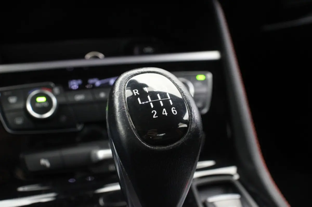 218i Executive Edition - Carplay, Camera, Half Leer, Headup Display