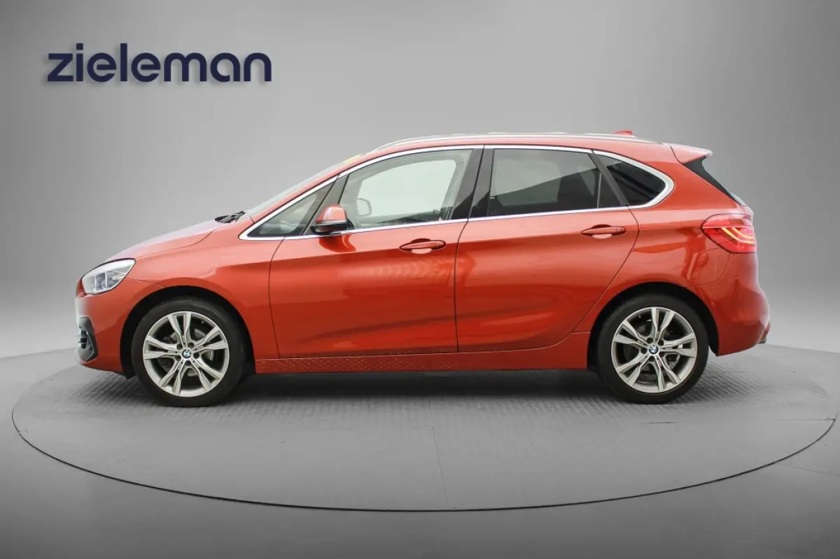 218i Executive Edition - Carplay, Camera, Half Leer, Headup Display