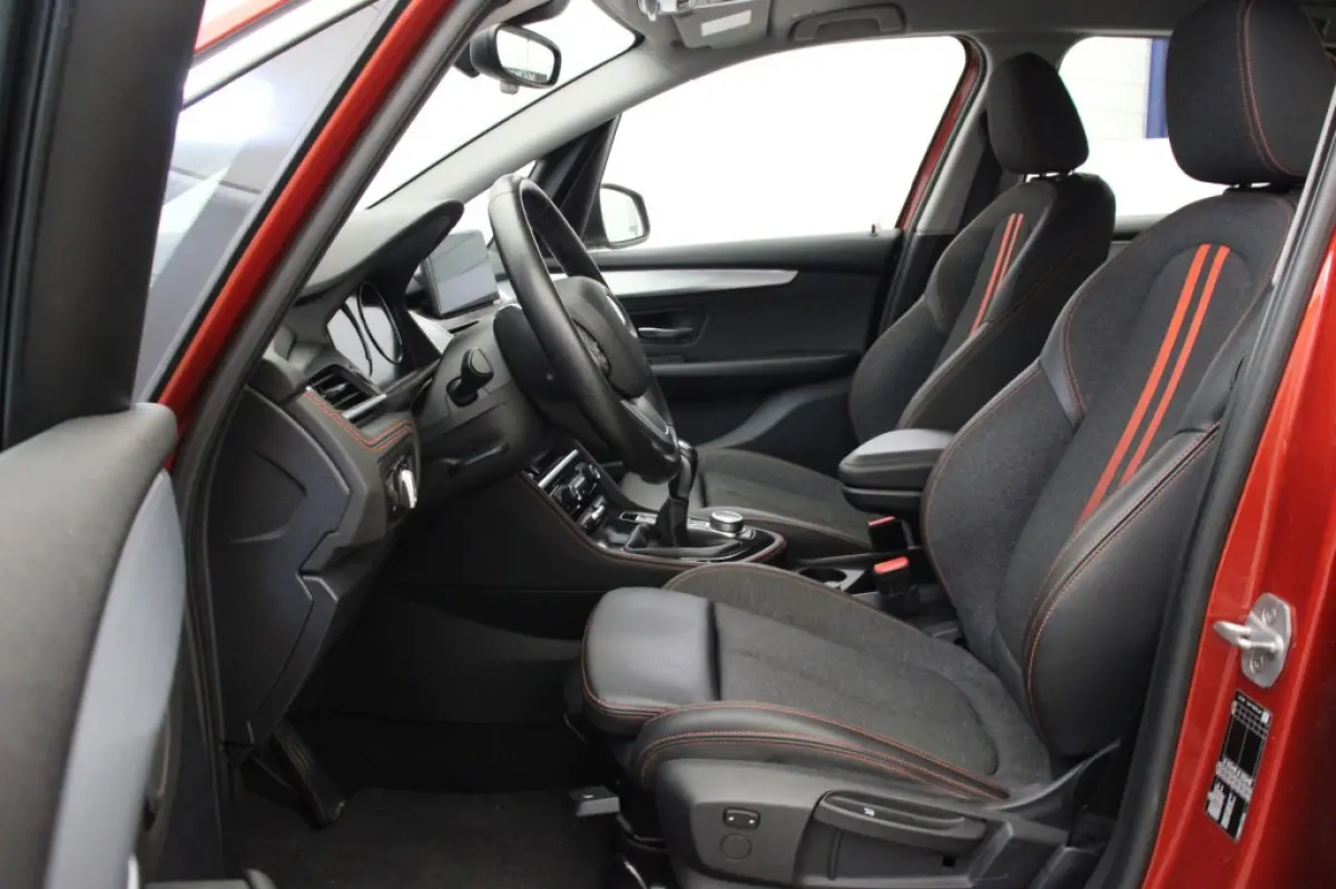 218i Executive Edition - Carplay, Camera, Half Leer, Headup Display