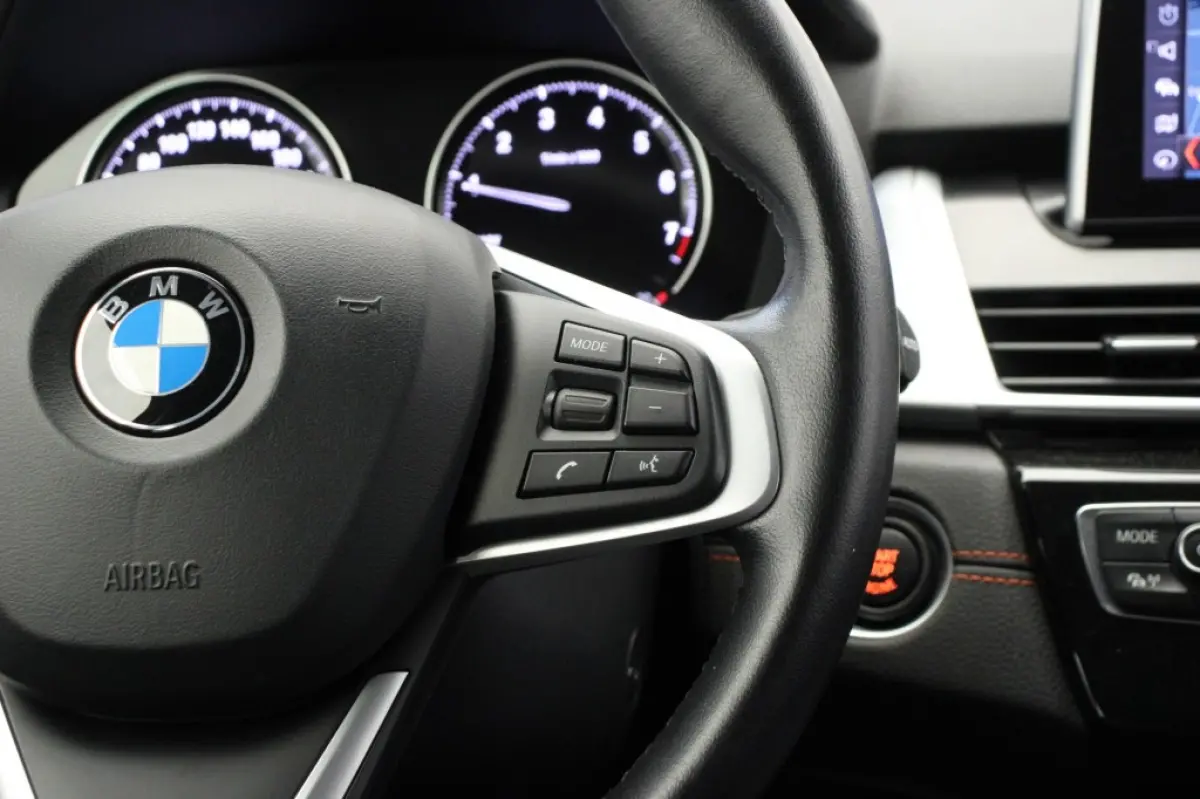 218i Executive Edition - Carplay, Camera, Half Leer, Headup Display