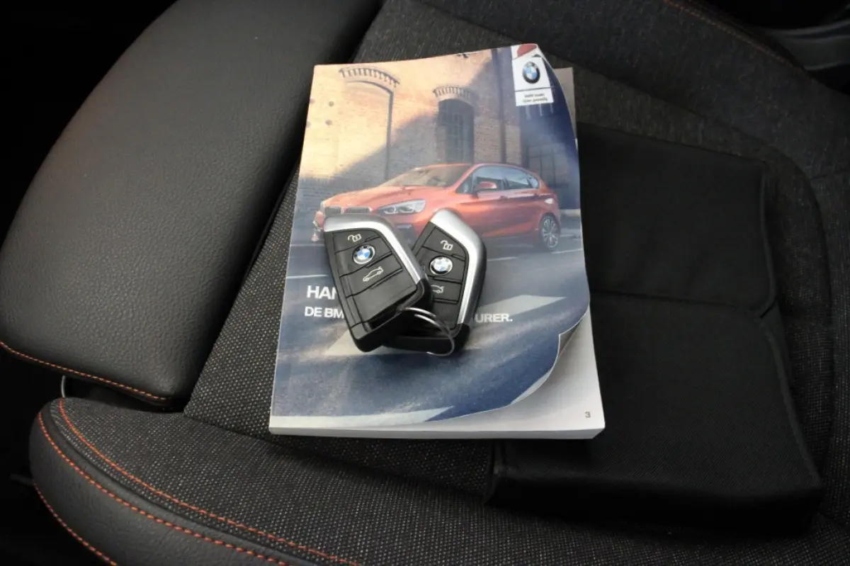 218i Executive Edition - Carplay, Camera, Half Leer, Headup Display