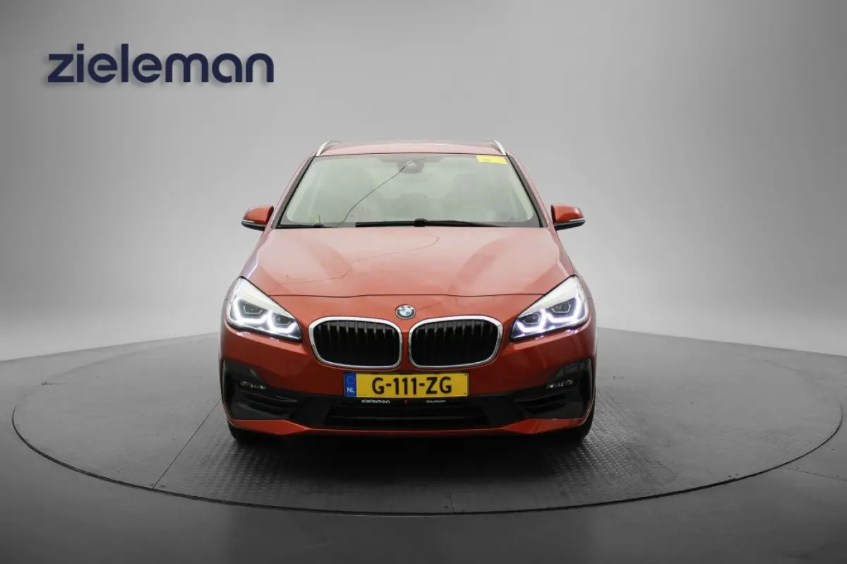 218i Executive Edition - Carplay, Camera, Half Leer, Headup Display