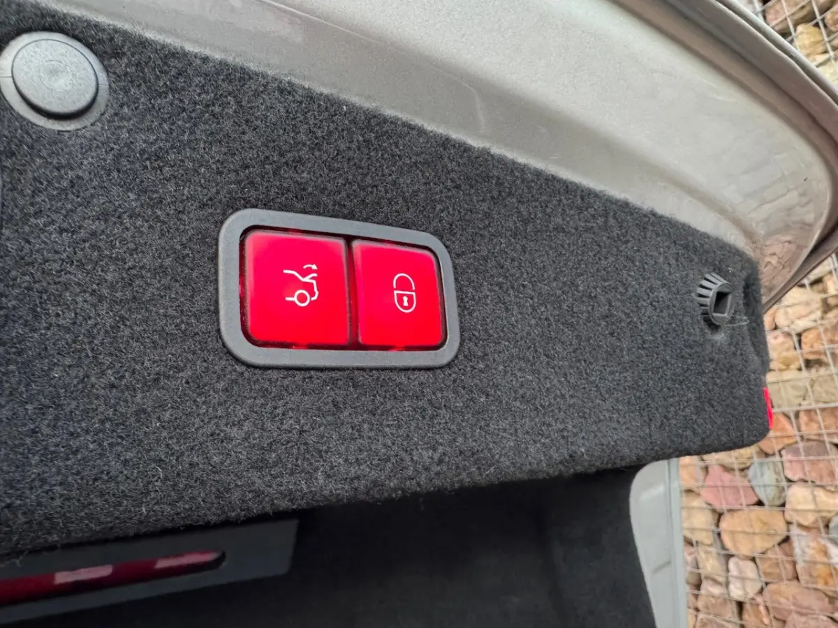 500 PLUG-IN HYBRID Lang