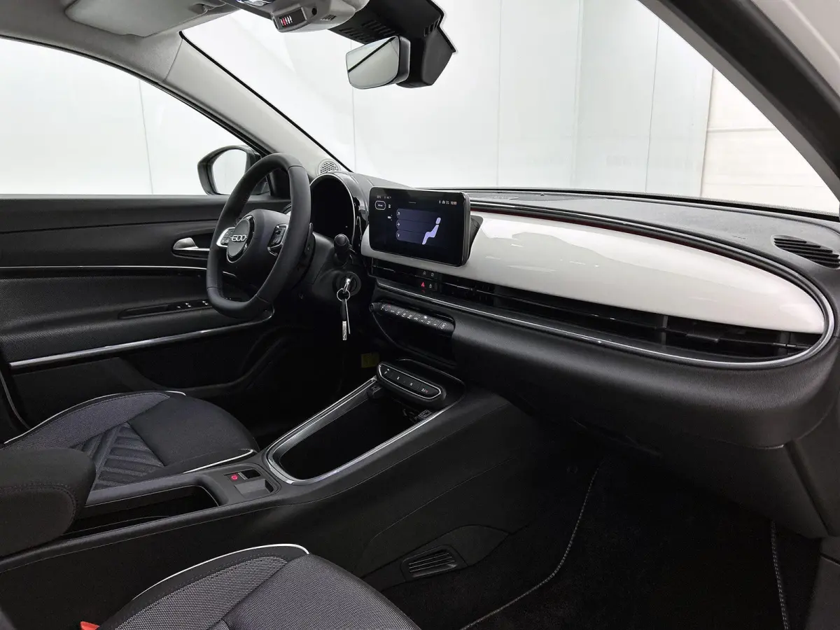 1.2 145pk Hybrid Icon Automaat | Apple Carplay/Android Auto | Cruise Control | LED | 17"LMV | Climate Control | Parkeersensoren |