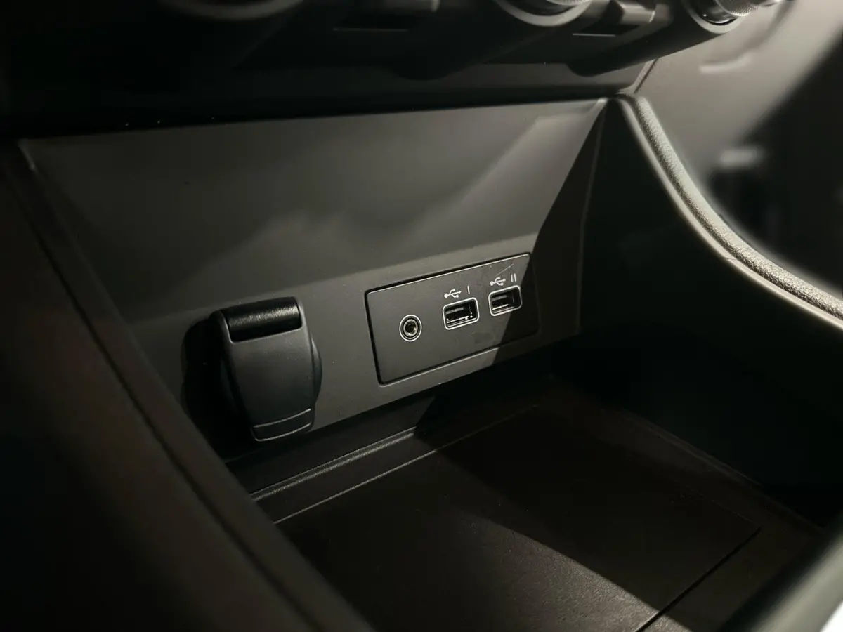 1.6 HEV AT Intense Automaat | Carplay