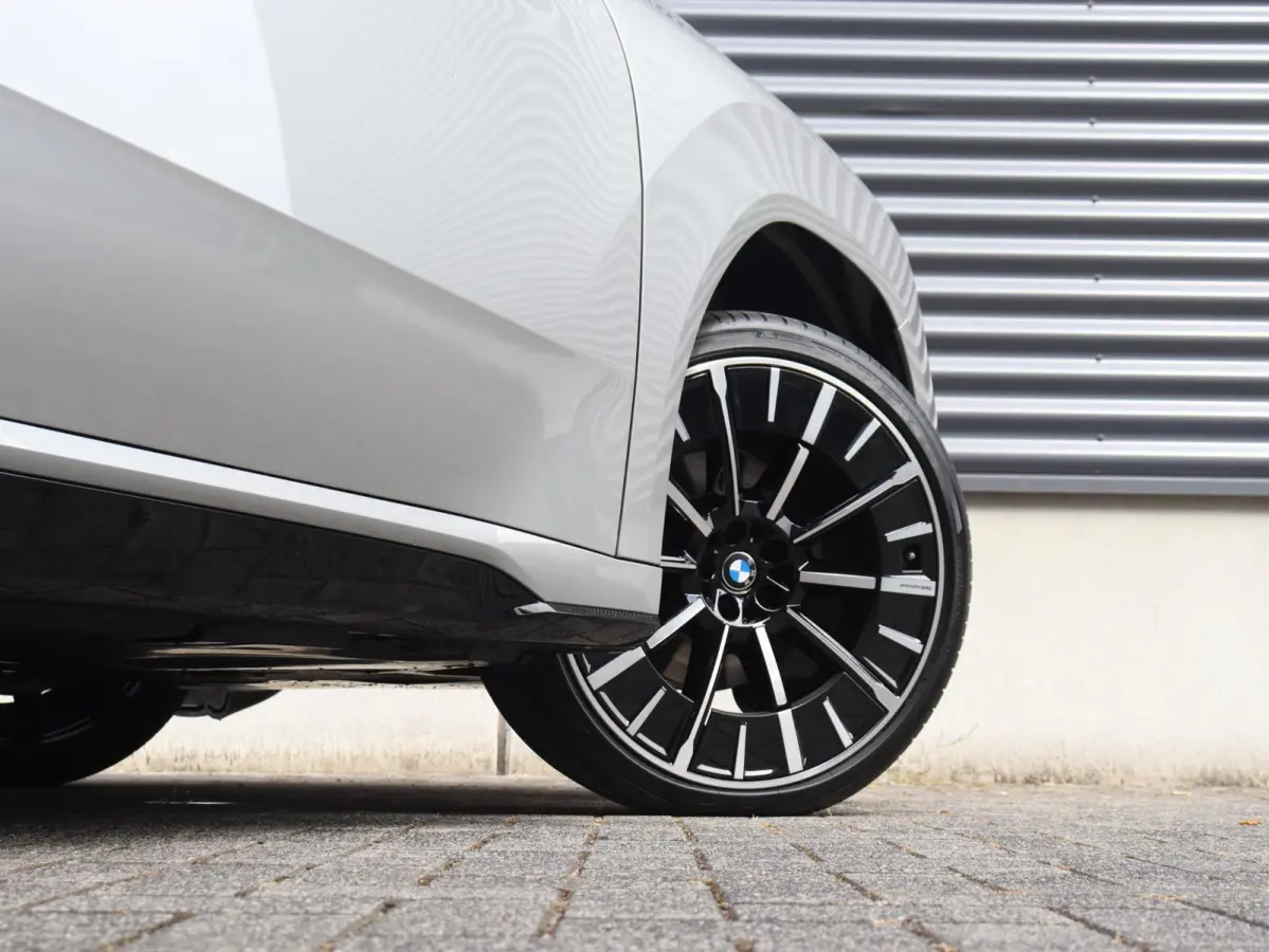 50 xDrive | M Sportpakket Pro | Innovation Pack | Panodak | Driving Assistant Plus | Trekhaak | Head-Up | M Sportstoelen | Harman Kardon | Parking Assistant Plus | SOH 100% | 22'' LMV